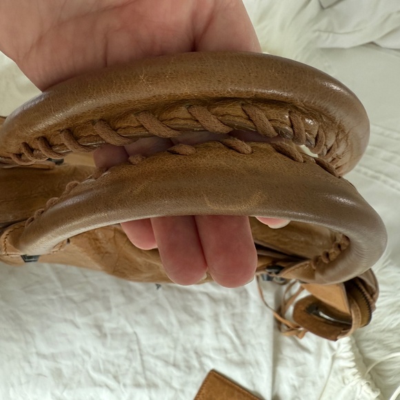 BALENCIAGA CITY BAG, MEDIUM, TAN - Picture 4 of 13